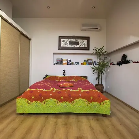 Loft In 97 Terbatas St Apartment *