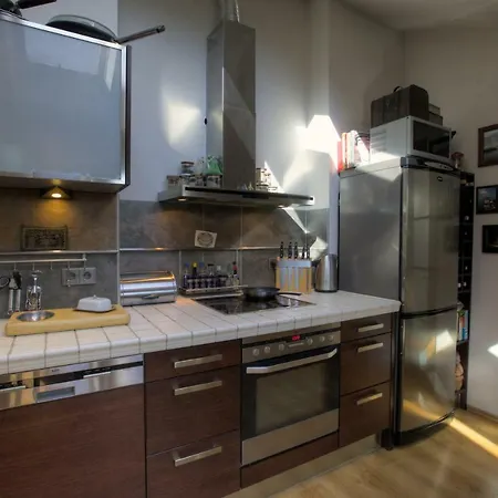 Loft In 97 Terbatas St 리가